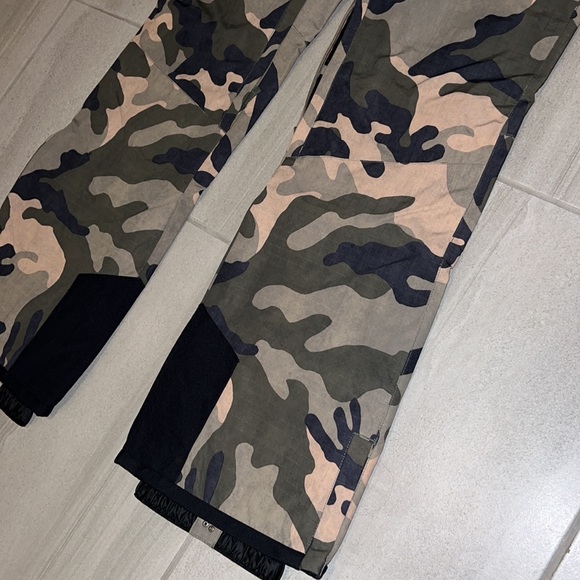 🔥 BILLABONG 10K- PRIME MALLA SNOW PANTS FOR WOMEN IN CAMO PRINT NWT 🔥 - Picture 7 of 12